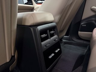 Porsche Macan -