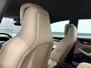 Porsche Macan -