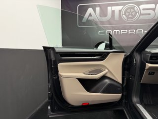 Porsche Macan -