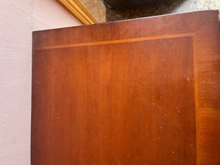 Mueble recibidor clásico de madera