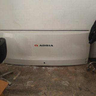 Caravana Adria 522PT recambio portón delantero
