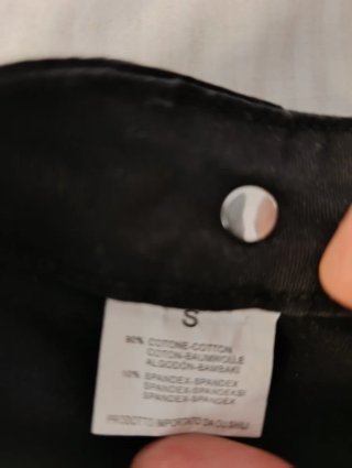 Falda pantalón negra con cremalleras