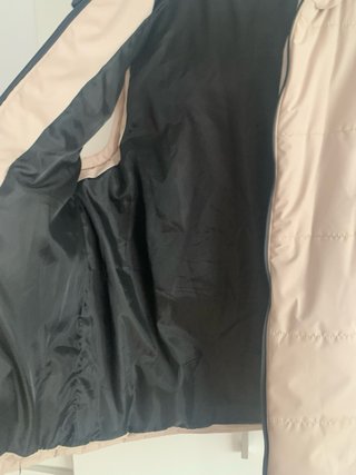 Chaleco acolchado con capucha beige