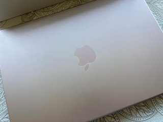 MacBook Neo 512GB Rosa Nube con Touch ID