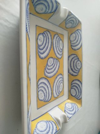 Bandeja cerámica decorada caracolas 19x16x3