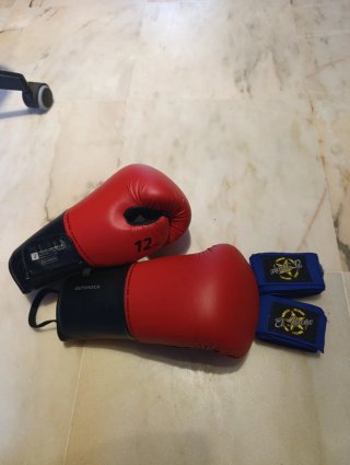 Pack Saco de boxeo colgante con soporte y guantes