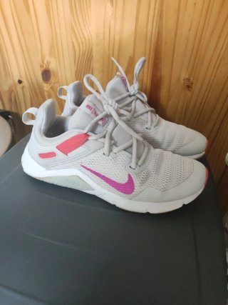 Deportivas Nike Gris y Rosa