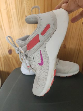 Deportivas Nike Gris y Rosa