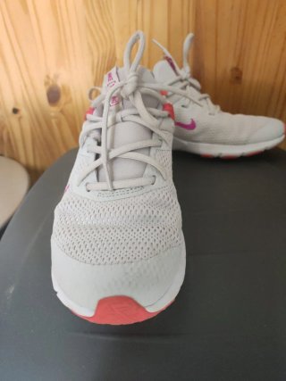Deportivas Nike Gris y Rosa
