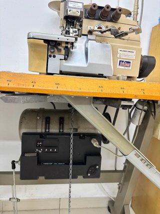 Máquina de coser Overlock Mauser Spezial