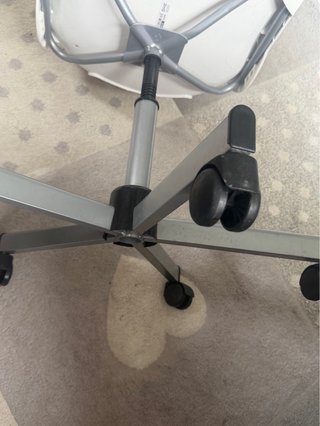 Silla IKEA Snille blanca y gris