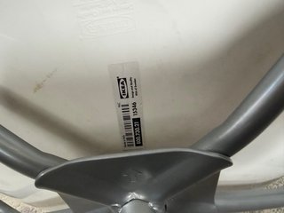 Silla IKEA Snille blanca y gris