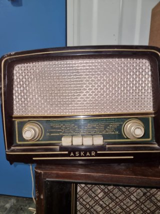 Radios Antiguas Telefunken falta 1 las demas estan
