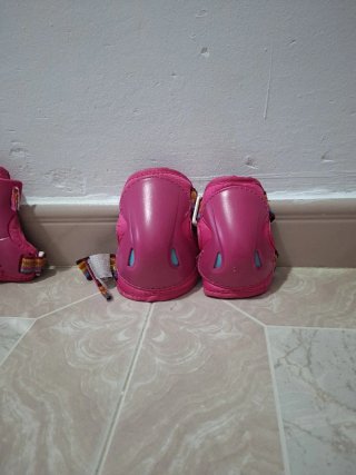 Kit Protección Patinaje Casco y Rodilleras