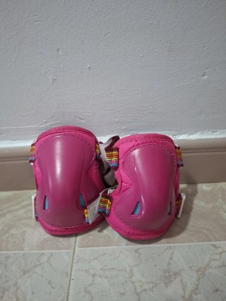 Kit Protección Patinaje Casco y Rodilleras