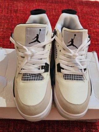 Zapatillas Jordan Beige/Blanco Talla 45 Nuevas