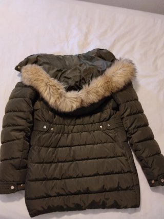 Abrigo Zara Verde con Capucha.