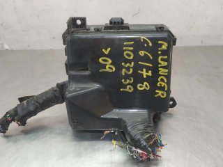 Caja reles / fusibles MITSUBISHI LANCER BERLINA