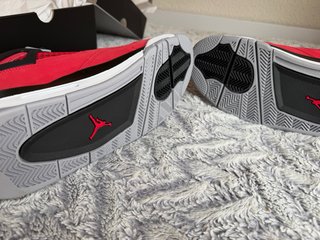 Jordan Air 4 Toro Rojo