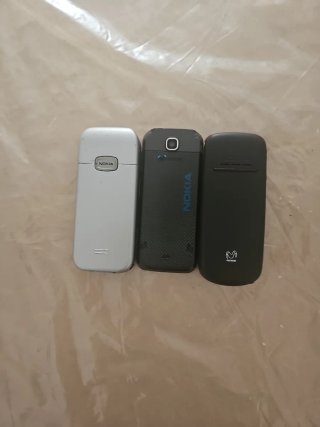 Lote 3 Móviles Nokia (Plata y Negro)