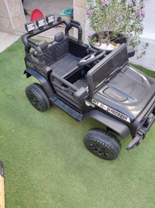 Coche eléctrico infantil con mando