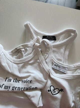 3 Camisetas/Tops Bershka Blancas