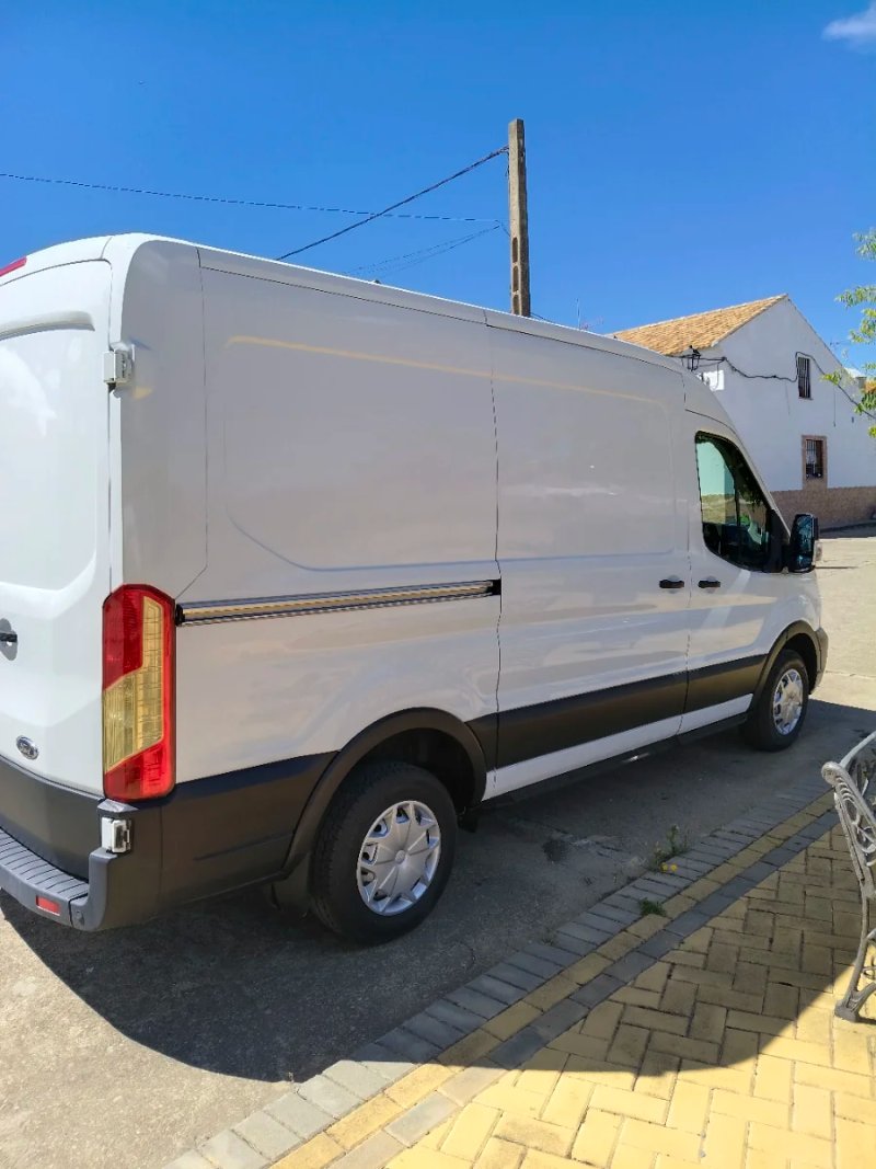 Ford Transit 2022 - foto 1