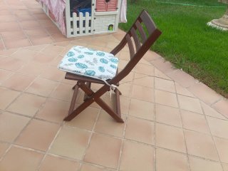 Mesa de teca con 6 sillas y sombrilla