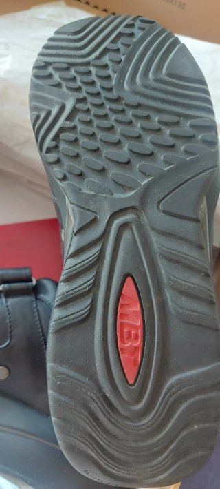 Zapatos MBT Karibu Negros Talla 39