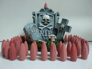 Bruciatore di incenso per cimitero tenebroso