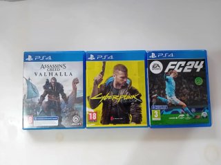 PS4 (PlayStation 4) Negra + 3 Juegos