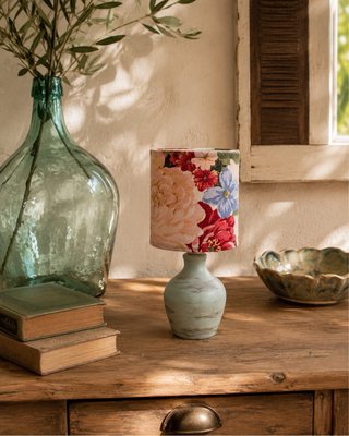 Lámpara de mesa verde envejecido con flores