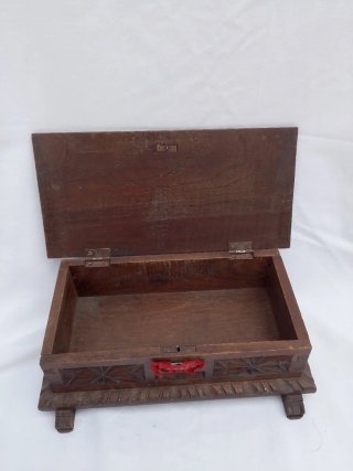 Cofre de madera antiguo