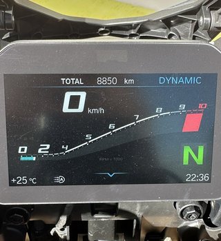 BMW F900XR 2021 - 8800 Kms