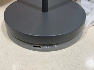 Lámpara LED portátil de mesa/oficina