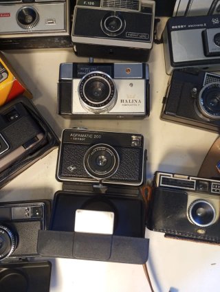 Collezione di 9 fotocamere Instamatic Agfa, Kodak, ecc.