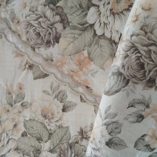 Falda de mesa 100cm flores nuevas