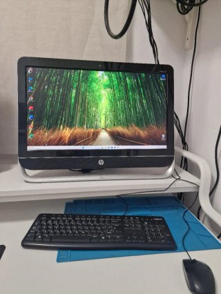 HP Pavilion 23 All-in-One PC Negro