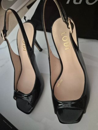 Zapatos de tacón negros