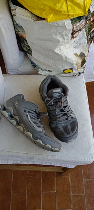 Deportivas Nike Reax 8 Tr grises