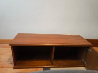 Mueble recibidor madera maciza nogal.