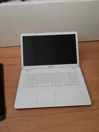 Computer Asus X705U bianco