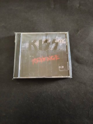 CD Kiss Revenge