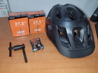 Pack CiclismoMTB: Casco+2Cámaras 27,5"+herramienta