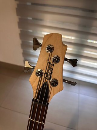 Bajo Eléctrico CORT + Accesorios