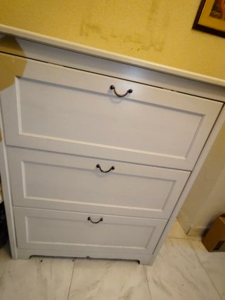 Mueble de entrada de madera beige