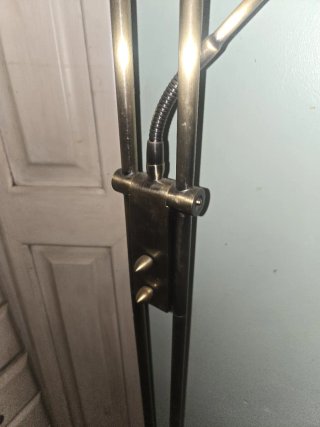 Lámpara de pie dorada metal y cristal