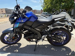 Yamaha MT-125 Azul y Negra