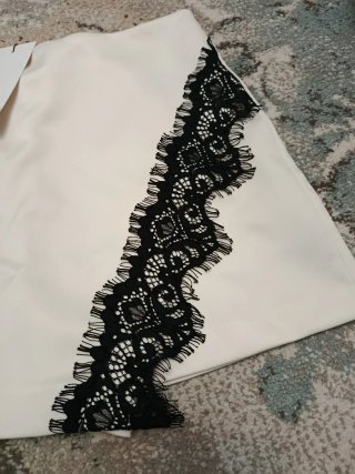 Falda pantalón Zara beige M con encaje negro