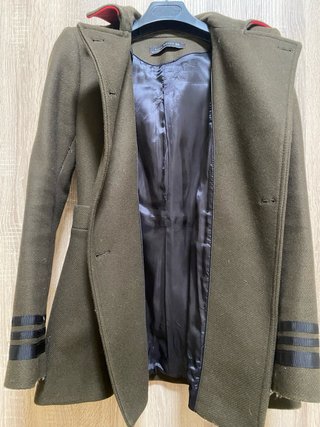 Abrigo militar Zara verde militar Talla XS